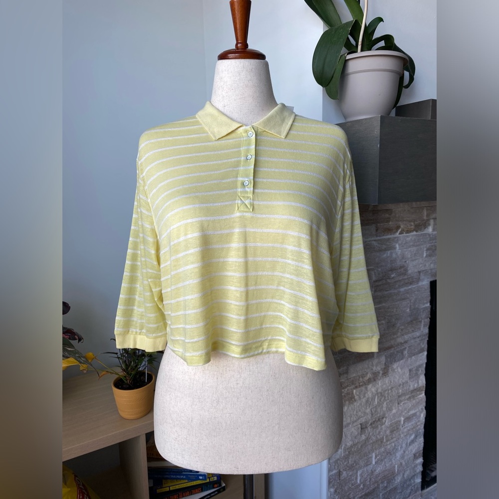 Women’s polo crop top